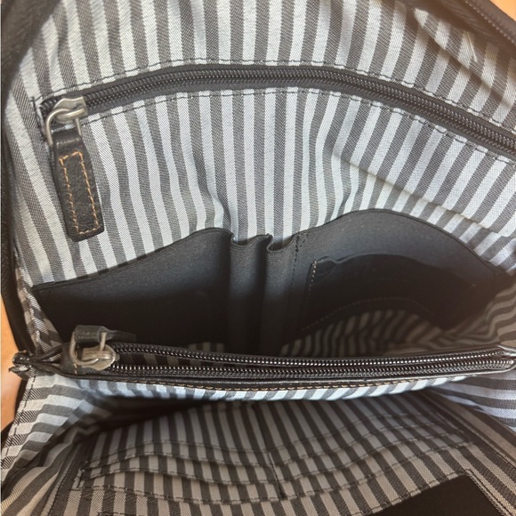 Jack Georges Voyager Collection Black Leather Small Backpack /Crossbody– EUC - Picture 12 of 12